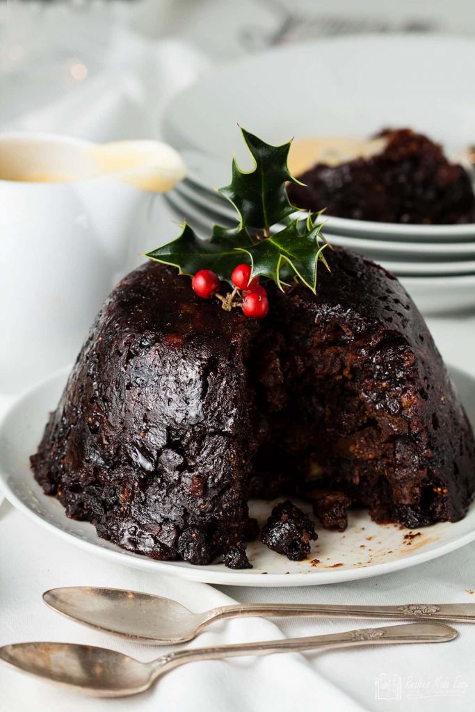 Traditional Christmas pudding | Recipes Made Easy