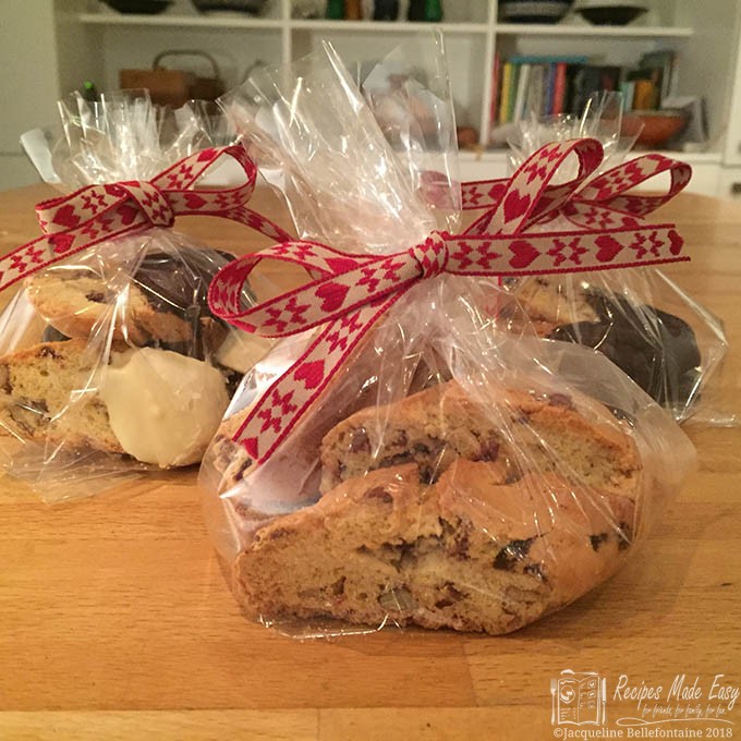 Cranberry and pecan biscotti - Recipes Made Easy