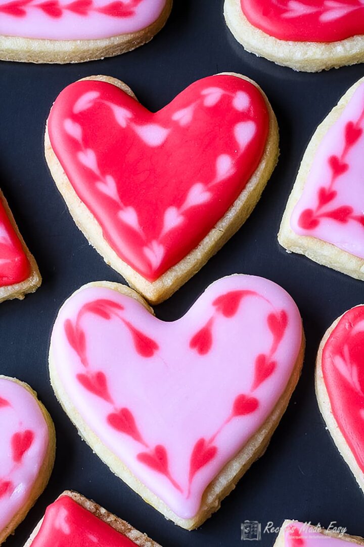 Iced Sweetheart cookies | Recipes Made Easy