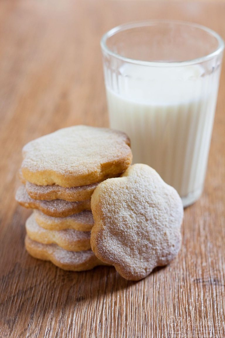 Orange and Almond Shortbread | Recipes Made Easy