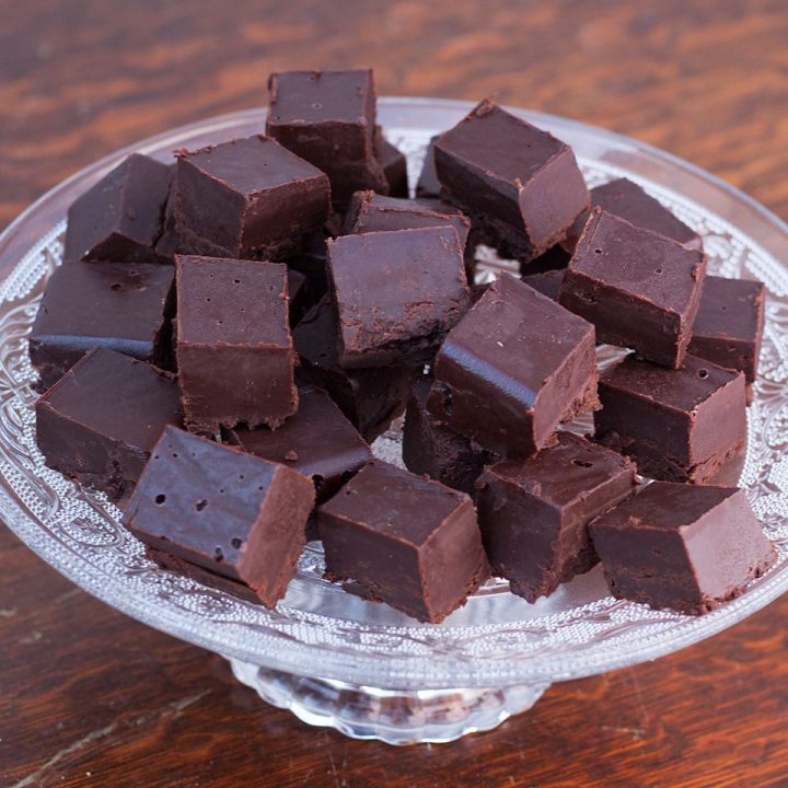 Easy Chocolate Fudge | Recipes Made Easy