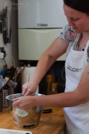 Friends In The Kitchen – Emilie's Giant Chocolate Chip Cookie 