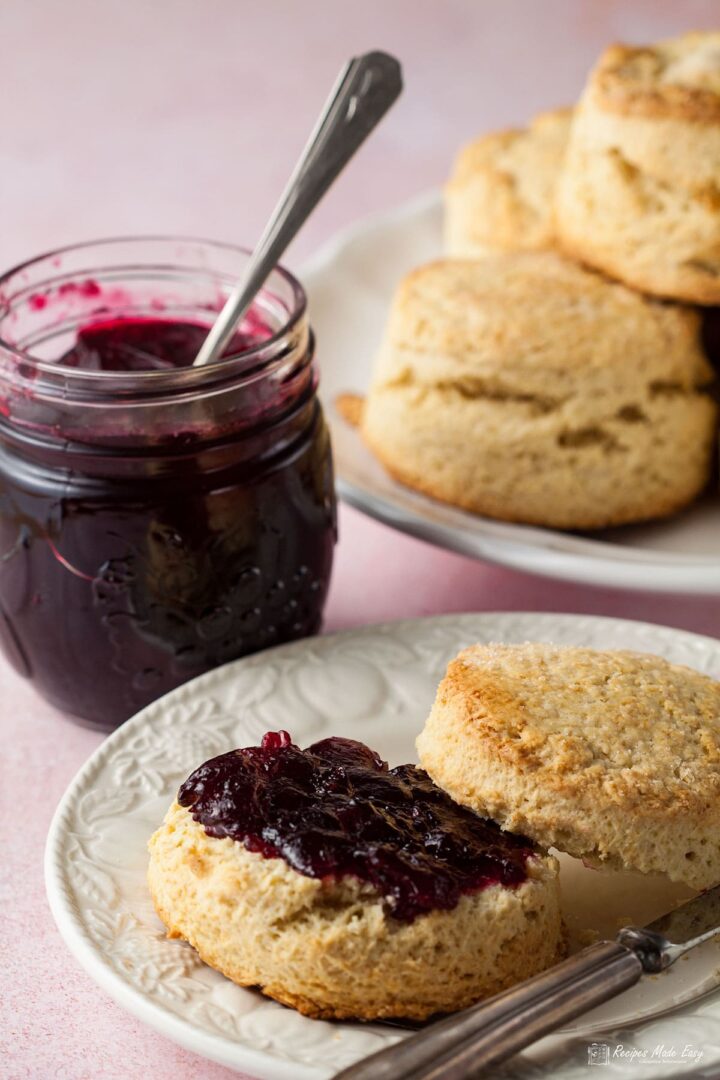 Quick and Easy Blackcurrant Jelly | Recipes Made Easy