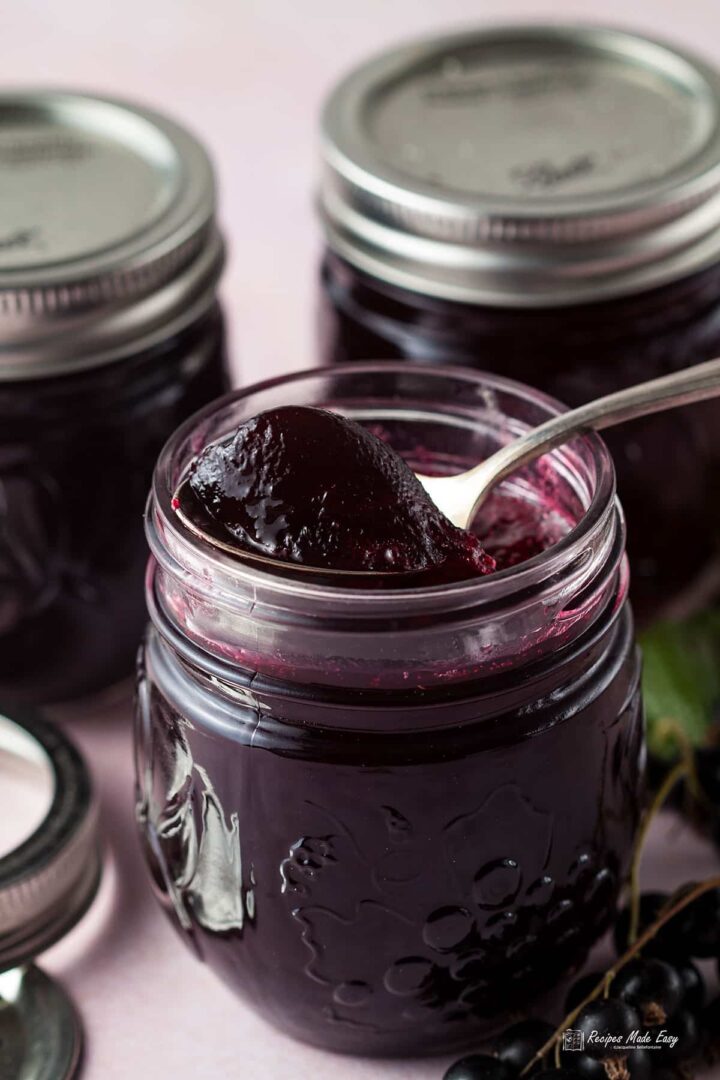 Quick and Easy Blackcurrant Jelly | Recipes Made Easy